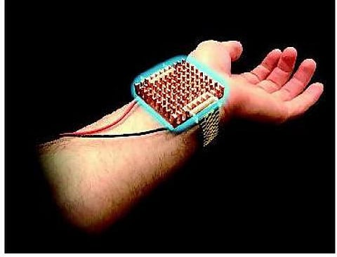 உடம்பை குளிர்ச்சியாக்கும் ஜில்ஜில் பிரேஸ்லெட் - அமெரிக்க மாணவர்கள் சாதனை