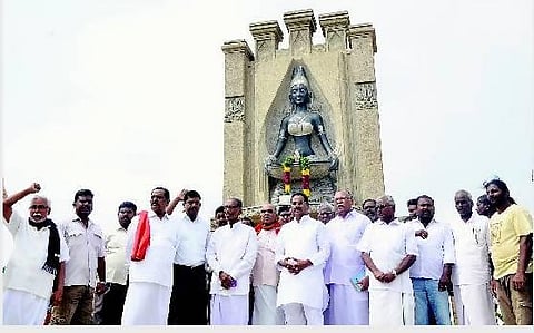 முள்ளிவாய்க்கால் நினைவு முற்றம் திடீரென திறப்பு