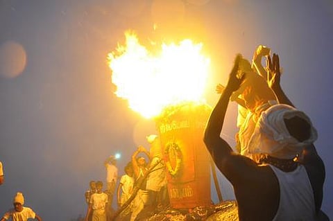 திருவண்ணாமலையில் மகா தீபம் 20 லட்சம் பக்தர்கள் குவிந்தனர்