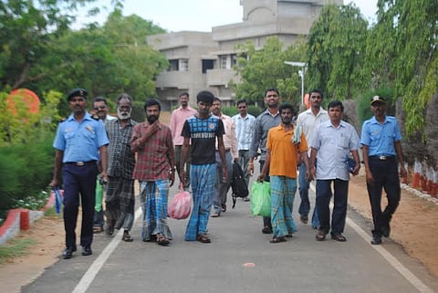 இலங்கையிலுள்ள இந்திய தூதர அதிகாரிகள் அலட்சியம்: தமிழகம் திரும்பிய மீனவர்கள் குற்றச்சாட்டு