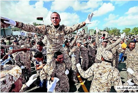 ஏழாயிரம் பேருக்கு இன்பச் சுற்றுலா