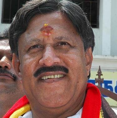 தொகுதி பக்கமே தலைகாட்ட முடியல: முதல்வரை சந்தித்த தேமுதிக எம்எல்ஏ ஆதங்கம்