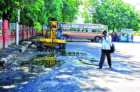 அடிப்படை வசதிகள் இல்லாத மாநகர பஸ் நிலையங்கள்