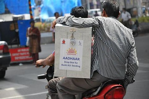 ஆதார்: மாநில அரசுகளுக்கு உச்ச நீதிமன்றம் உத்தரவு