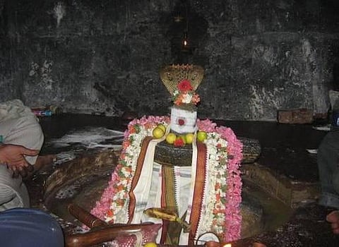 ஆகாயத்தில் ஓர் ஆலயம்