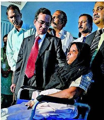 விரைவில் வீட்டிற்கு சென்று மகளை காண விரும்புகிறேன் - ஏடிஎம்-மில் தாக்கப்பட்ட பெண் பேட்டி