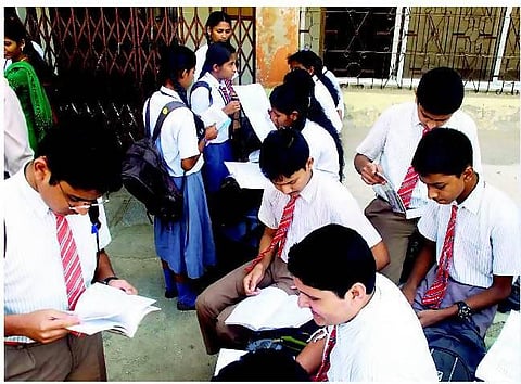 பள்ளிகளிடமிருந்து பிள்ளைகளைக் காப்பாற்றுவோம்