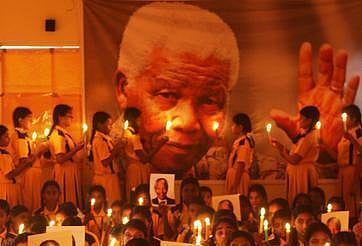 ட்விட்டரில் நெல்சன் மண்டேலாவுக்கு நினைவாஞ்சலி