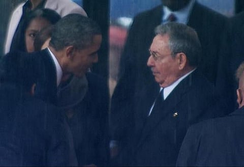 காஸ்ட்ரோவுடன் ஒபாமா கைகுலுக்கியது தற்செயலே: அமெரிக்கா