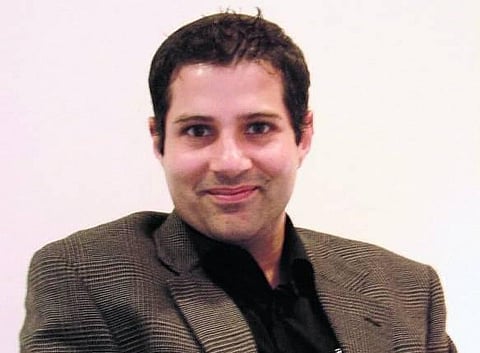 ஆஷிஸ் ஹேம்ரஜனி - இவரைத் தெரியுமா?