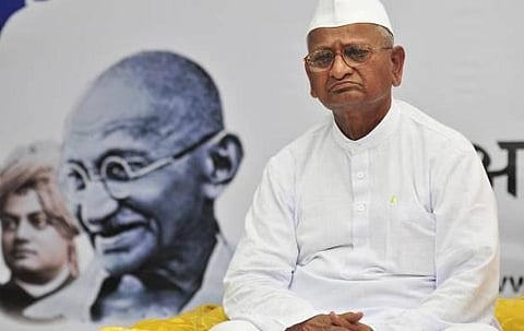 லோக்பால் மசோதா: கெடுபிடியை தளர்த்தினார் அண்ணா ஹசாரே