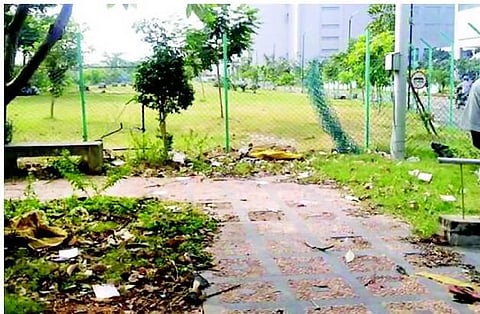 தனியார் வளாகங்களில் சிக்கிக் கிடக்கும் சென்னை மாநகராட்சிப் பூங்காக்கள்