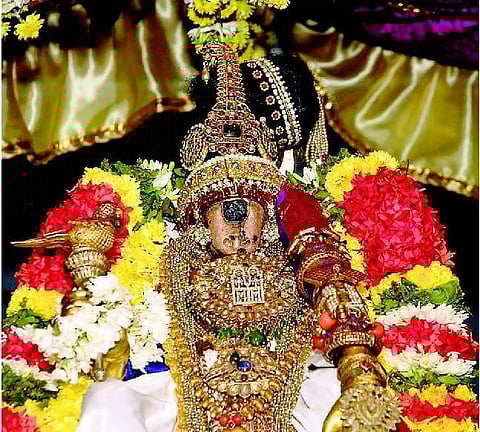 உயர்ந்து நிற்கும் ஸ்ரீரங்கம்!