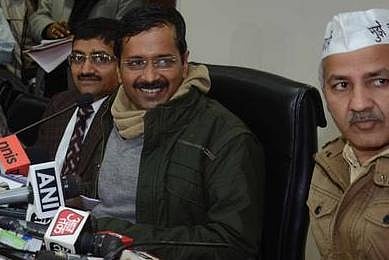 டெல்லியில் மின் கட்டணம் 50% குறைப்பு: கேஜ்ரிவாலின் அடுத்த அதிரடி