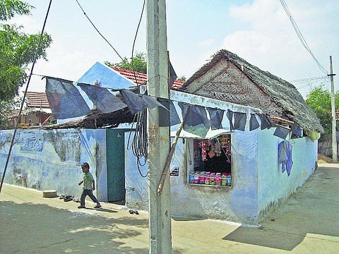 திருப்பூர்: தொட்டிக்கரி ஆலை பிரச்சினை; 22 கிராமங்களில் கறுப்புக்கொடி போராட்டம்