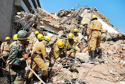 கோவா கட்டிட விபத்து: பலி எண்ணிக்கை 17 ஆக உயர்வு: தலைமறைவான கட்டுமானக்காரரை தேடுகிறது போலீஸ்