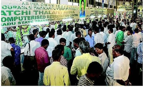 பொங்கல் சிறப்பு பஸ்களில் டிக்கெட் முன்பதிவுக்கு கூடுதலாக 15 பிரத்யேக கவுன்ட்டர்கள் - போக்குவரத்துத் துறை அமைச்சர் திறப்பு