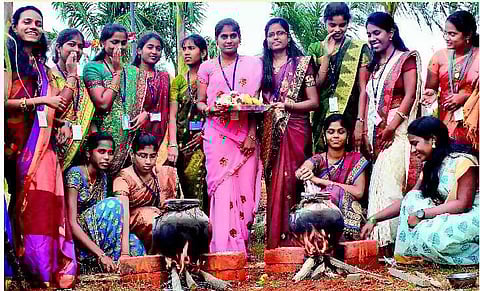 இது கல்லூரிப் பொங்கல்