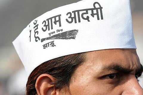 ஒரே எண்ணில் இரு மொபைல் கனெக்ஷன்!﻿- இப்படி நடப்பது சாத்தியமா?- ஆம் ஆத்மி விளம்பரத்தால் தொல்லைக்கு ஆளான இளைஞர்﻿