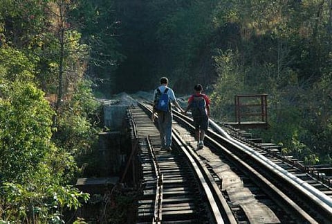 உறவுகளைக் கையாள்வதில் பண்பு தேவை