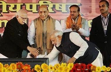 அதீத நம்பிக்கை கூடாது: பாஜகவுக்கு அத்வானி எச்சரிக்கை