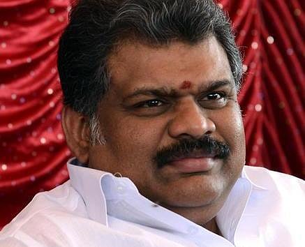 விளம்பரத்துக்காக வீதியில் போராடுகிறார் கேஜ்ரிவால்: வாசன்