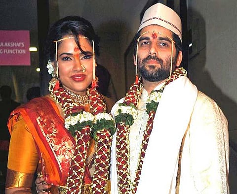 நடிகை சமீரா ரெட்டி அவசர திருமணம்