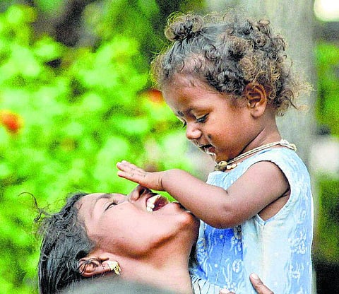 அன்பு மகள்களே...