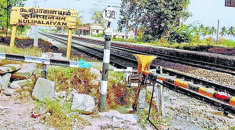 திருப்பூர்: கூலிகளை சோதனைக்குள்ளாக்கும் கூளிபாளையம் ரயில் நிலையம்!