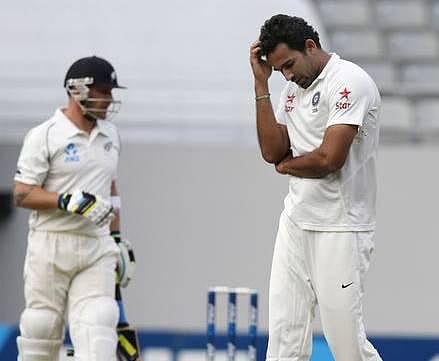 முதல் டெஸ்ட்: நியூஸி. 329 ரன்கள் குவிப்பு; மெக்கல்லம், வில்லியம்சன் சதம்