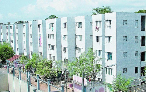 வெப்பத்தைத் தடுக்கும்  வெள்ளைப் பூச்சு