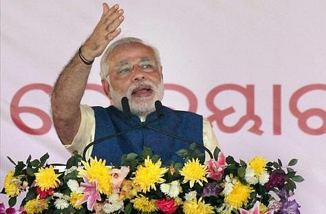 காங்கிரஸை காப்பாறுவதே மூன்றாவது அணியின் வேலை: மோடி