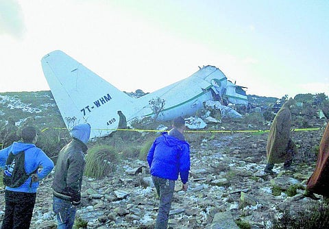அல்ஜீரியா ராணுவ விமான விபத்தில் 77 பேர் பலி﻿: ஒருவர் மட்டும் உயிர் தப்பினார்﻿