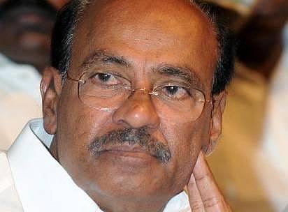 சாலைகள் பராமரிப்பை தனியாரிடம் விடும் திட்டத்தை கைவிட வேண்டும்: ராமதாஸ்