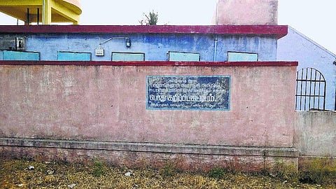 ‘இதுக்காக’ இரவுவரை காத்திருக்கும் மக்கள்!﻿﻿