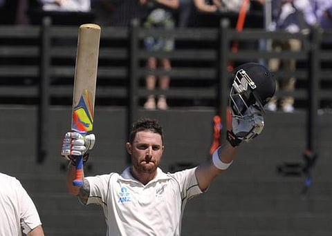 மெக்கல்லம் மீண்டும் இரட்டைச் சதம்: வலுவான நிலையில் நியூஸி.