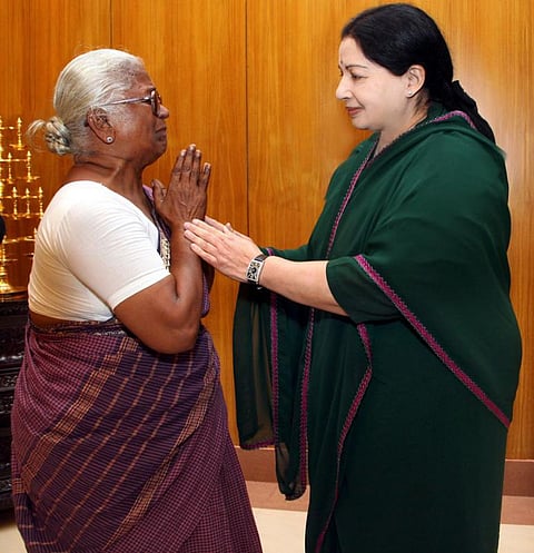 முதல்வர் ஜெயலலிதாவுடன் அற்புதம்மாள் சந்திப்பு