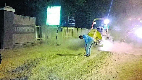 கோவை: வெட்டுக்காயங்கள் ஆறாத முக்கிய சாலைகள்