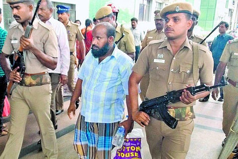 ராஜீவ் காந்தி அரசு மருத்துவமனையில் பன்னா இஸ்மாயிலுக்கு சிகிச்சை