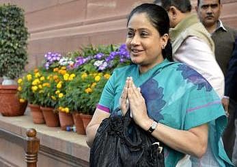 காங்கிரஸில் இணைந்தார் தெலங்கானா எம்.பி. விஜயசாந்தி