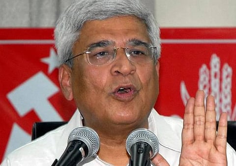 அவசர சட்டங்களில் கையெழுத்திட வேண்டாம்: குடியரசுத்தலைவருக்கு பிரகாஷ் காரத் கடிதம்﻿