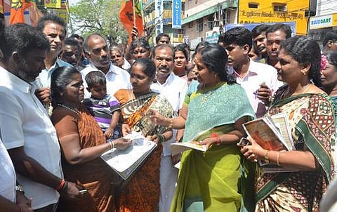 ஒரு நோட்டு.. ஒரு ஓட்டு: சென்னையில் பாஜக பிரச்சாரம்﻿