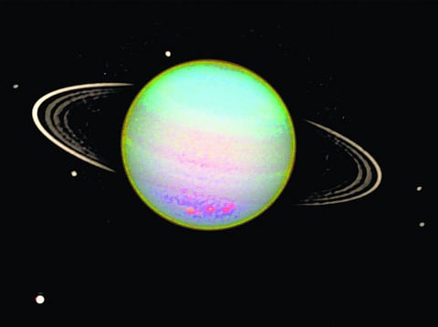 கோளைச் சுற்றும் வளையங்கள்