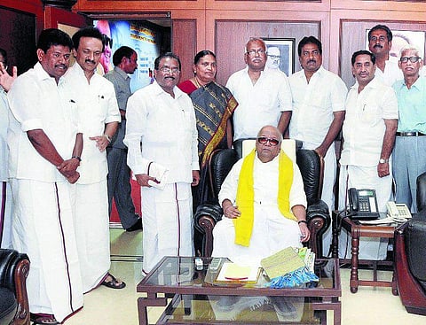 ‘ஒற்றுமையாக இருந்து ஜெயிக்கப் பாருங்கப்பா!’ மதுரை தி.மு.க.வினருக்கு கருணாநிதி உத்தரவு