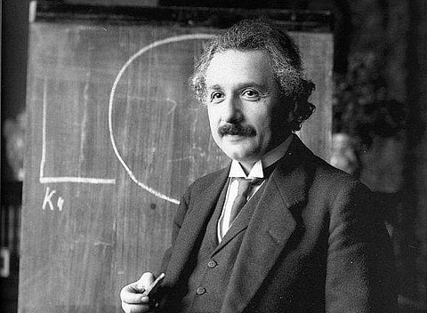 எல்லாம் E=mc<sup>2</sup> மயம்