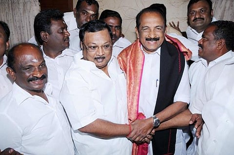 எனக்குப் பிடித்த பாடல் அது உனக்கும் பிடிக்குமே...!﻿- மு.க.அழகிரியிடம் வைகோ உருக்கம்﻿