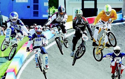 ஓரம்போ ஓரம்போ...﻿