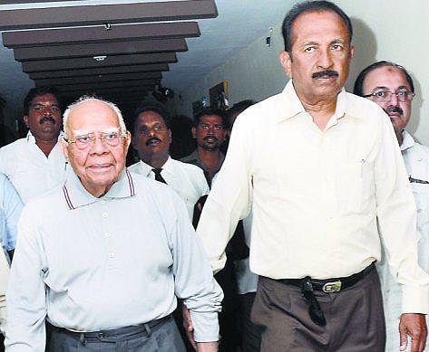 சோனியா மீது ராம்ஜெத்மலானி தேசத் துரோக குற்றச்சாட்டு﻿