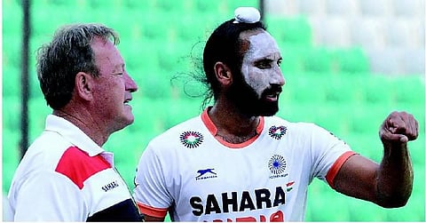 இந்திய ஹாக்கி அணி இன்று ஐரோப்பா பயணம்﻿