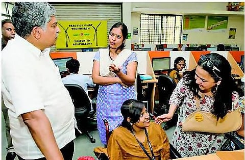 நட்சத்திர தம்பதியர் பிரச்சாரம்: களை கட்டும் கர்நாடக தேர்தல் களம்